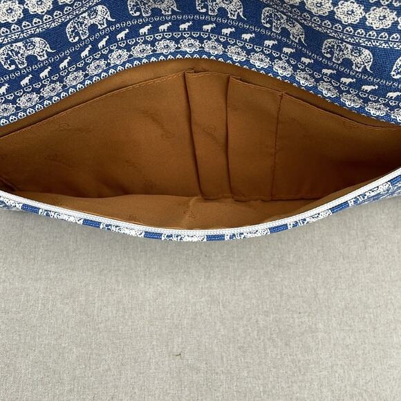 Canvas life Blue Elephant Print Laptop Sleeve 14" - Picture 6 of 10